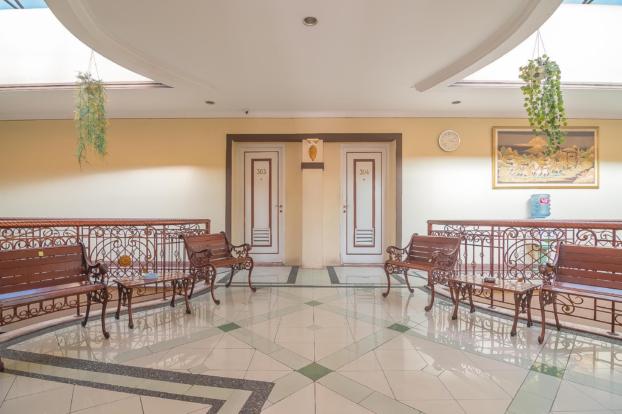 Reddoorz Near Setrasari Mall 2 Бандунг Екстер'єр фото