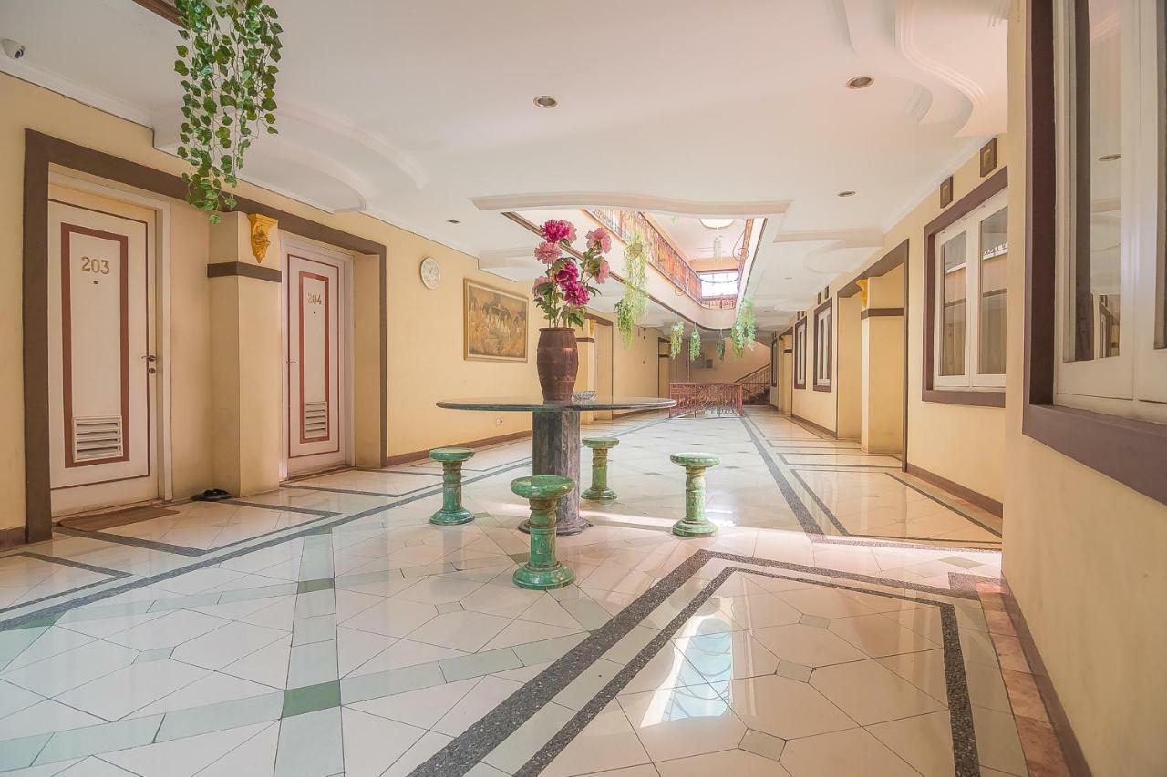 Reddoorz Near Setrasari Mall 2 Бандунг Екстер'єр фото