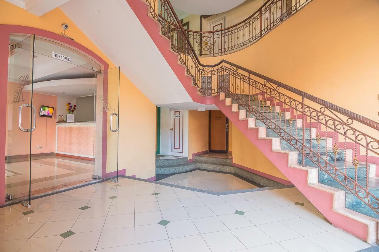 Reddoorz Near Setrasari Mall 2 Бандунг Екстер'єр фото