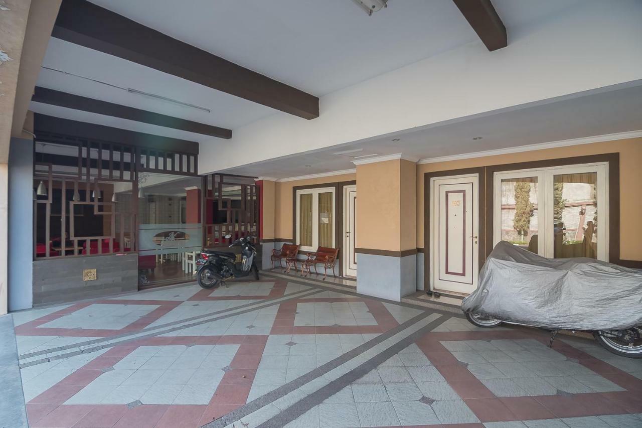 Reddoorz Near Setrasari Mall 2 Бандунг Екстер'єр фото