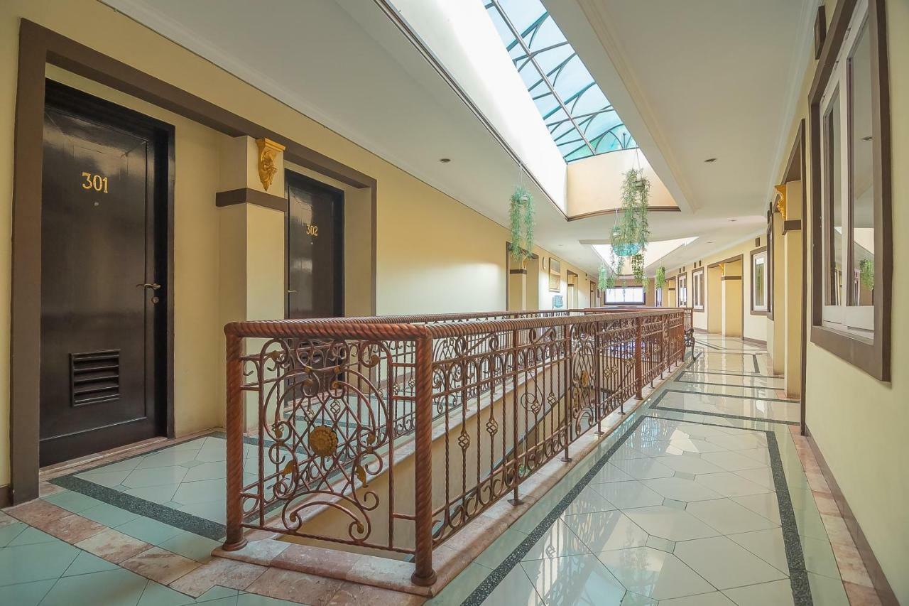 Reddoorz Near Setrasari Mall 2 Бандунг Екстер'єр фото
