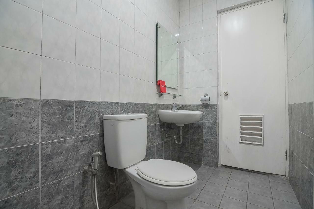 Reddoorz Near Setrasari Mall 2 Бандунг Екстер'єр фото